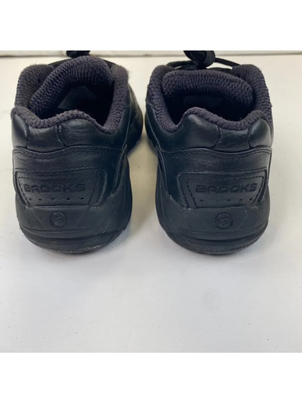 Brooks Addiction Walker 2 Shoes Womens Size 7 Black Walking Sneakers
